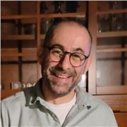 Profesor de FPE da clases de matemáticas a niños de todas las edades